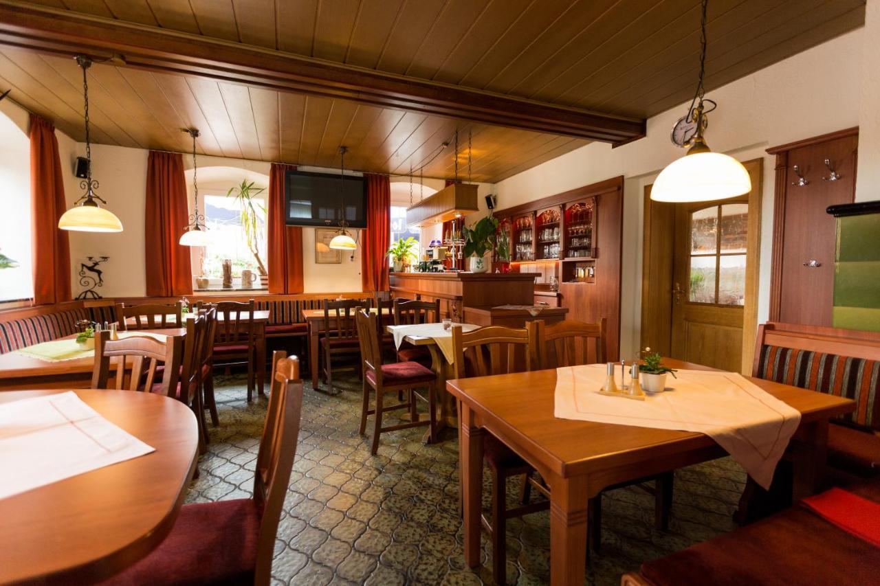 Gasthof Zum Goldenen Hirschen Geroldsgrun Exterior photo